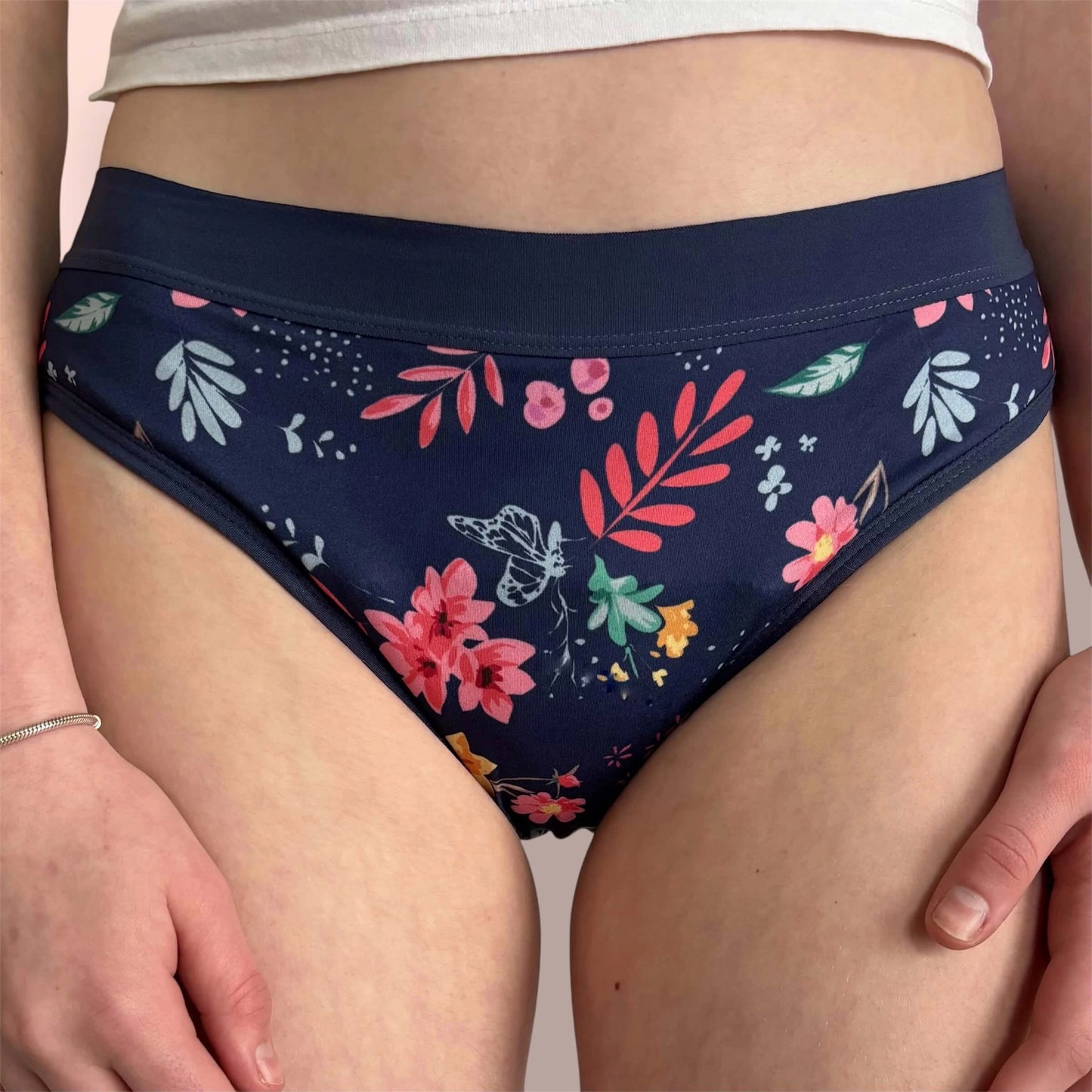 Culotte menstruelle Naoline fleurie adolescente jeune fille