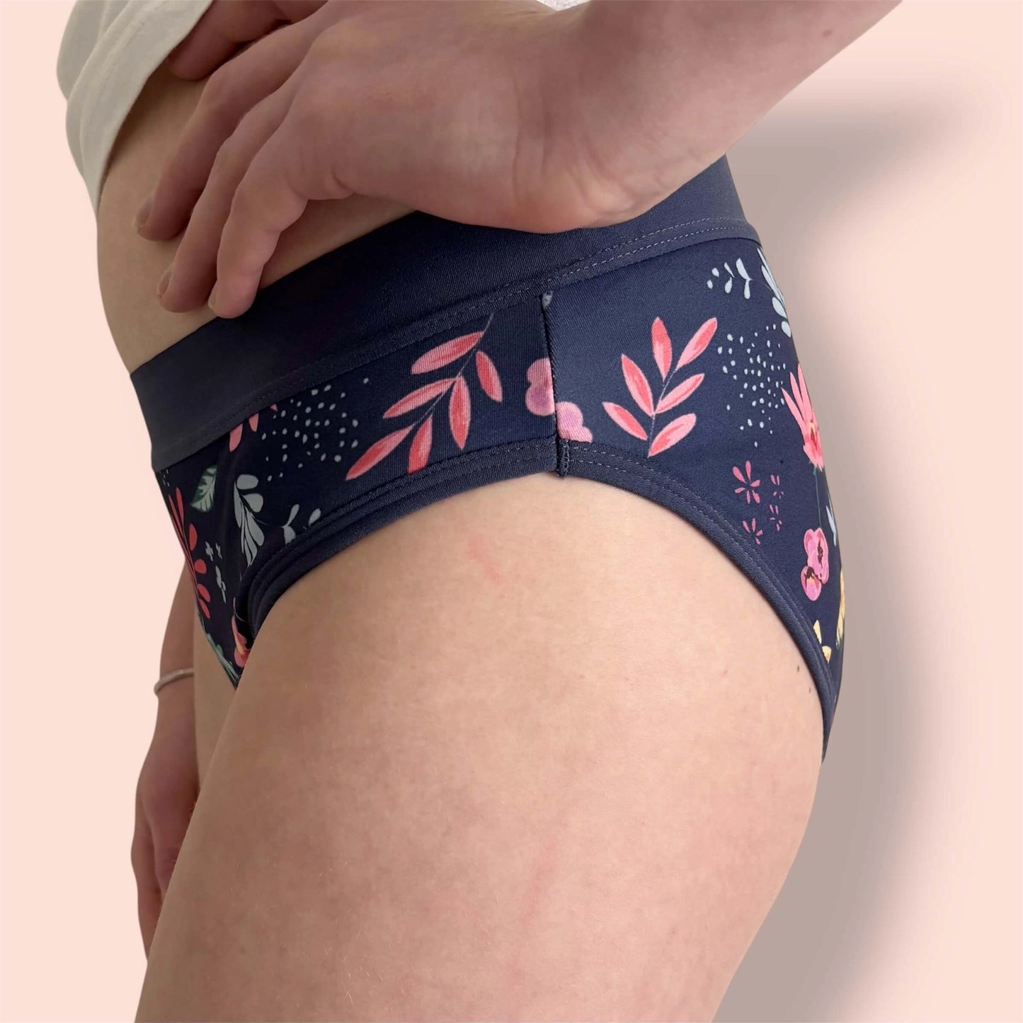 Culotte menstruelle Naoline fleurie adolescente jeune fille