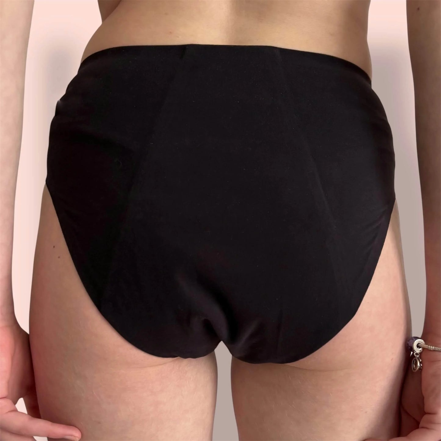 Culotte menstruelle Naoline flux très abondant noire adolescente jeune fille