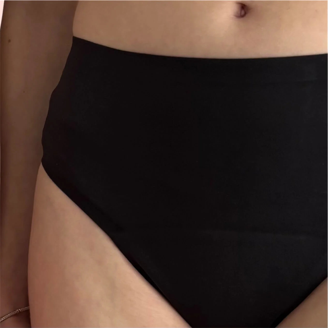 Culotte menstruelle Naoline flux très abondant noire adolescente jeune fille
