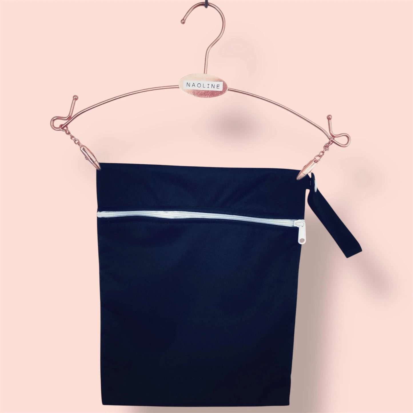 Pochette imperméable noire culotte menstruelle Naoline